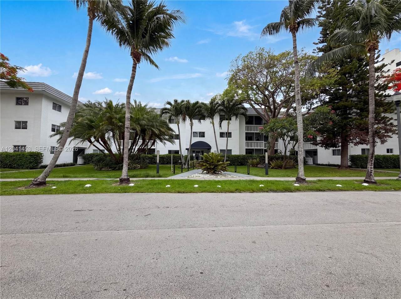 200 Galen Dr - Photo 1