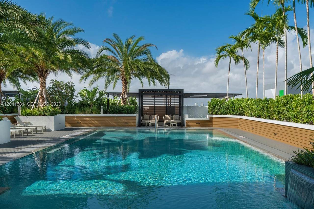 https://bt-photos.global.ssl.fastly.net/miami/1280_boomver_1_A12041581-2.jpg