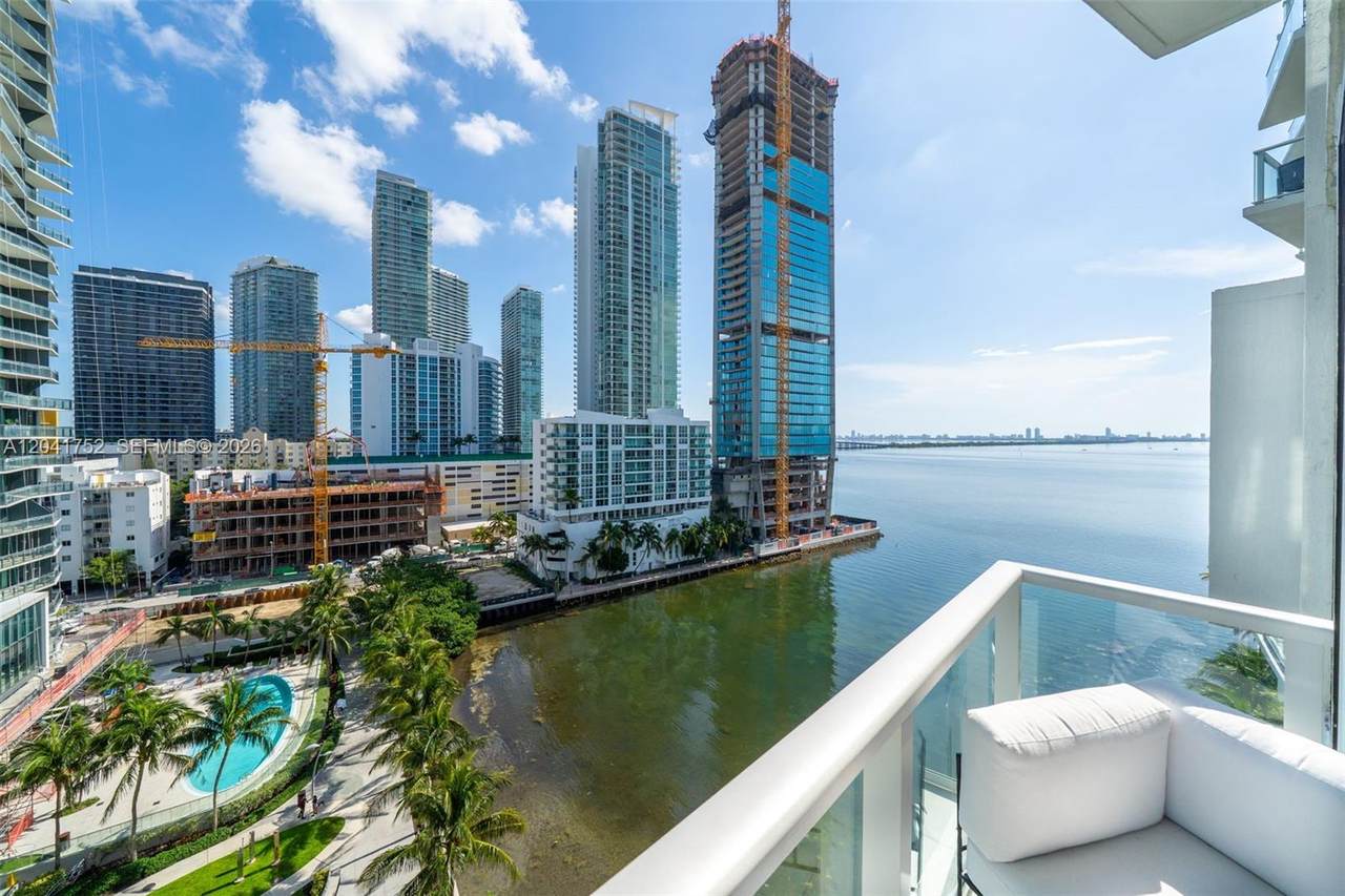 https://bt-photos.global.ssl.fastly.net/miami/1280_boomver_1_A12041752-2.jpg