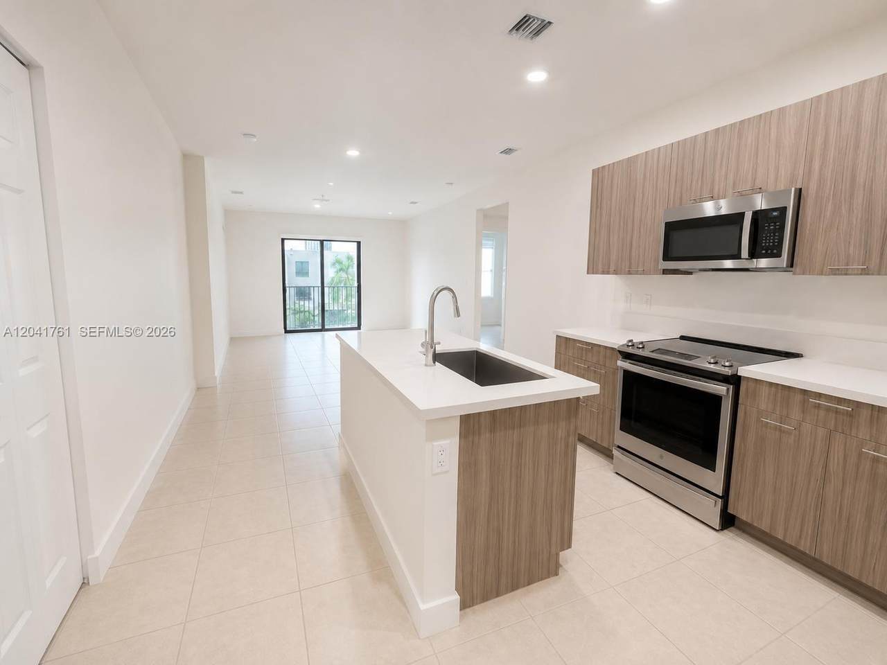 https://bt-photos.global.ssl.fastly.net/miami/1280_boomver_1_A12041761-2.jpg