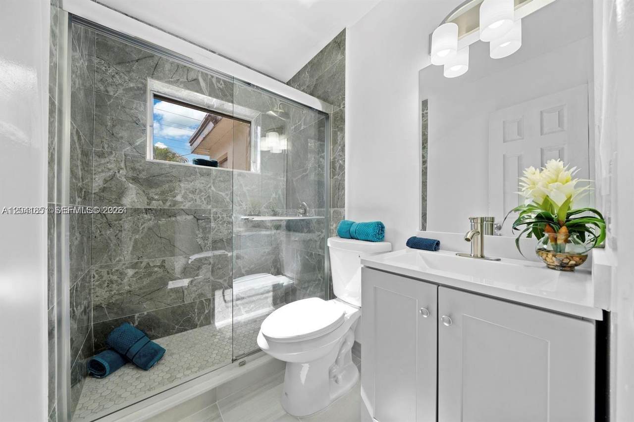 https://bt-photos.global.ssl.fastly.net/miami/1280_boomver_1_A12041851-2.jpg