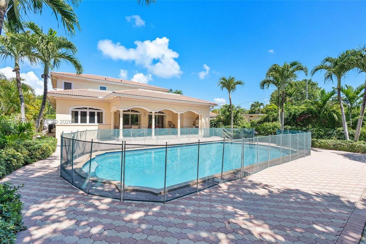 https://bt-photos.global.ssl.fastly.net/miami/1280_boomver_1_A12041918-2.jpg