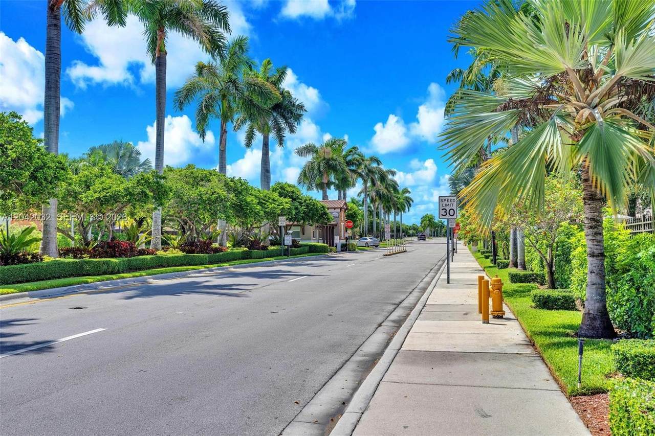 https://bt-photos.global.ssl.fastly.net/miami/1280_boomver_1_A12042032-2.jpg