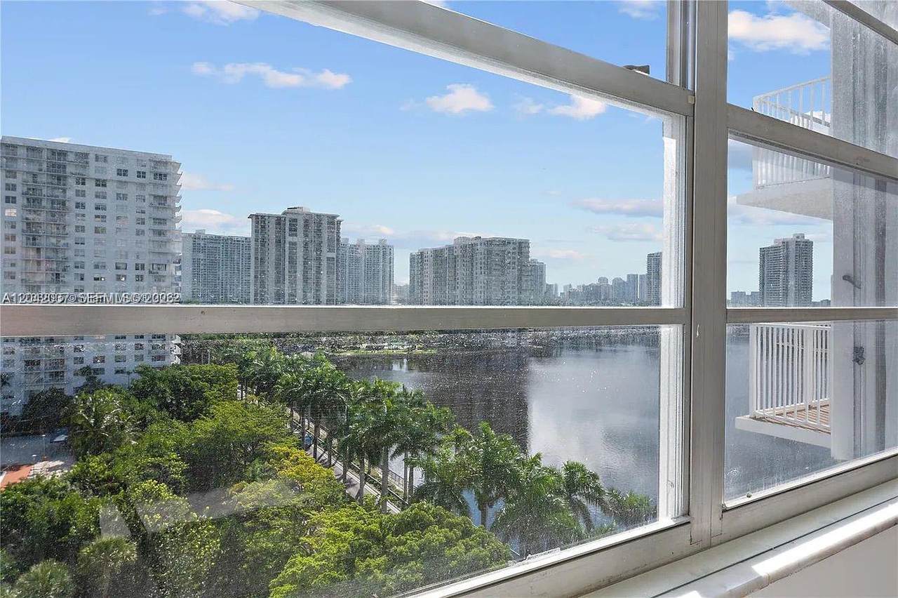 https://bt-photos.global.ssl.fastly.net/miami/1280_boomver_1_A12042037-2.jpg
