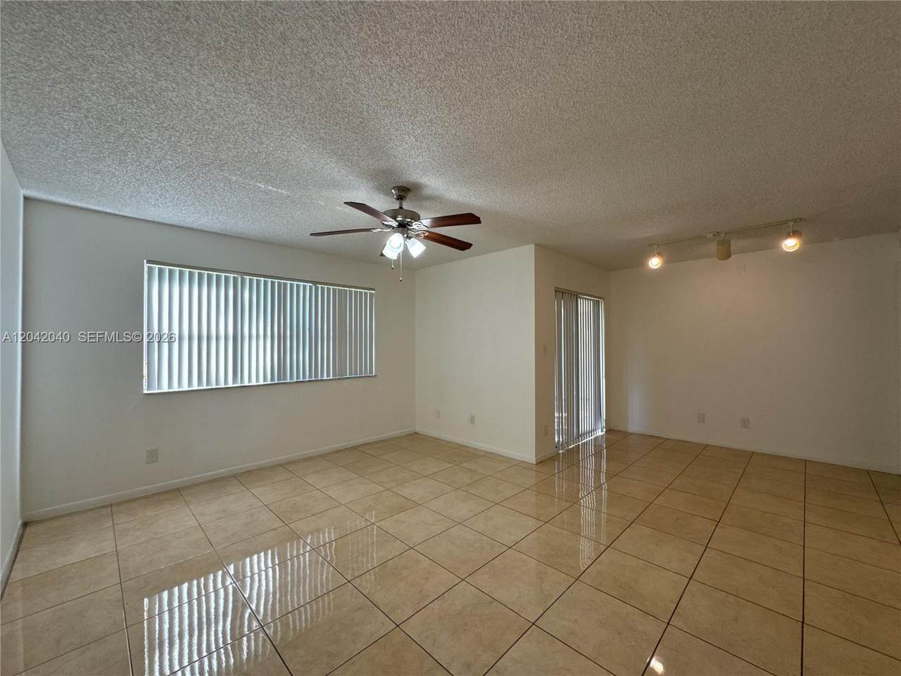 https://bt-photos.global.ssl.fastly.net/miami/1280_boomver_1_A12042040-2.jpg