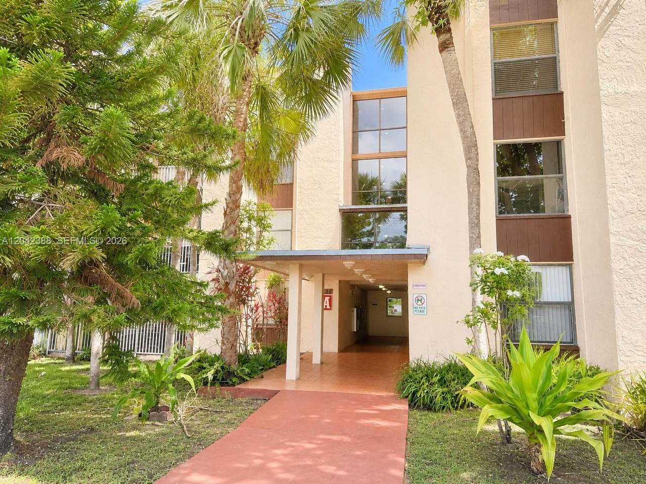 14421 Kendall Dr - Photo 1