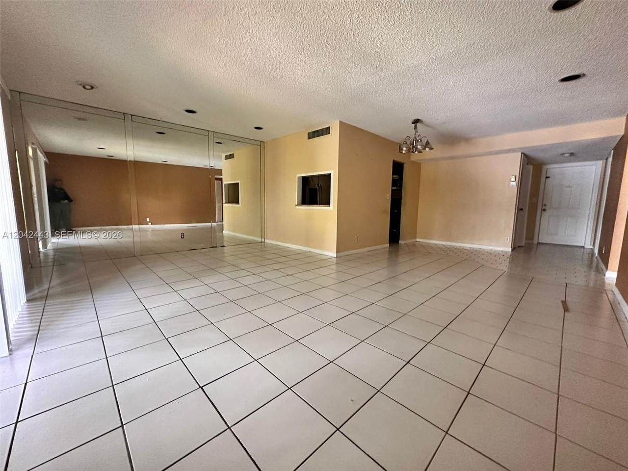 https://bt-photos.global.ssl.fastly.net/miami/1280_boomver_1_A12042443-2.jpg