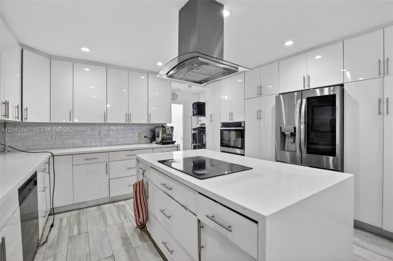 14401 23rd St - Photo 1