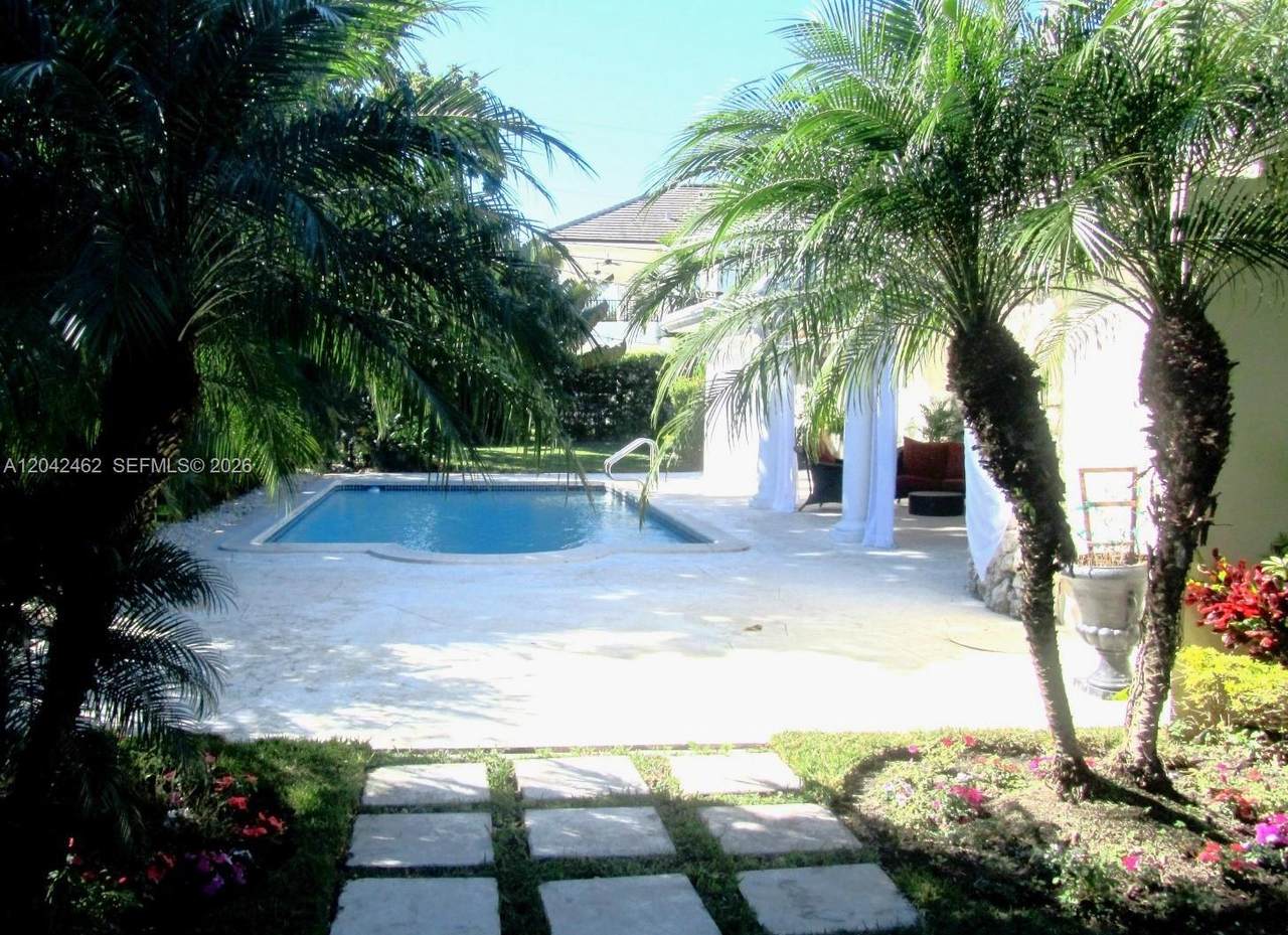 https://bt-photos.global.ssl.fastly.net/miami/1280_boomver_1_A12042462-2.jpg