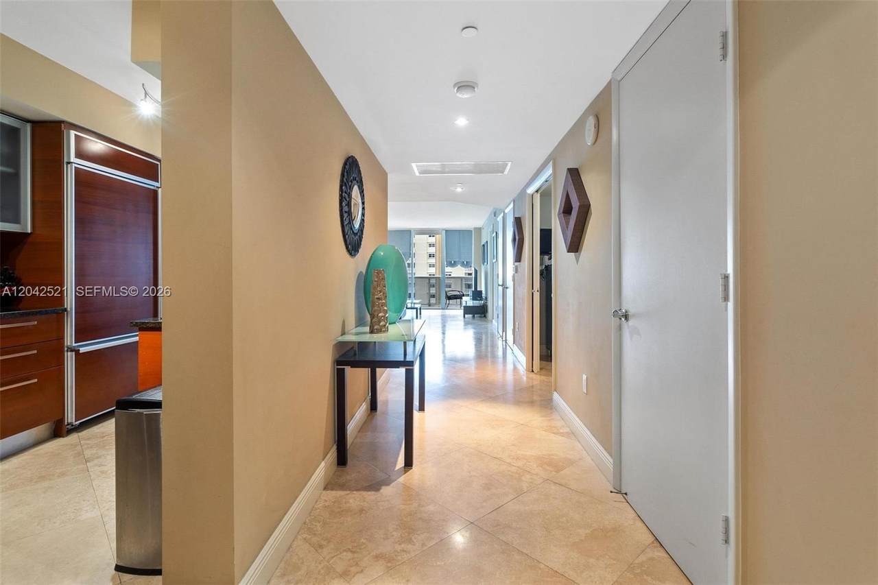 1800 Ocean Dr - Photo 1