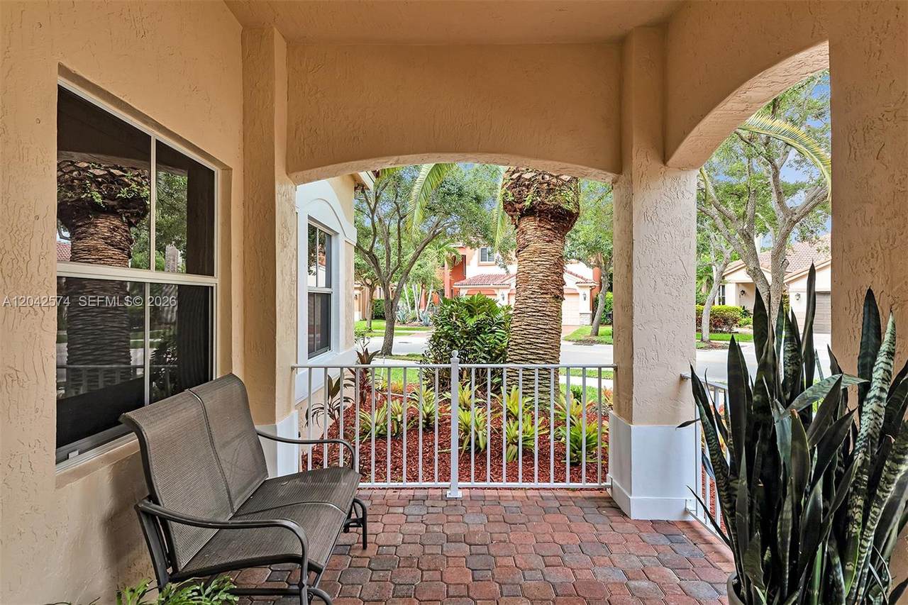 https://bt-photos.global.ssl.fastly.net/miami/1280_boomver_1_A12042574-2.jpg