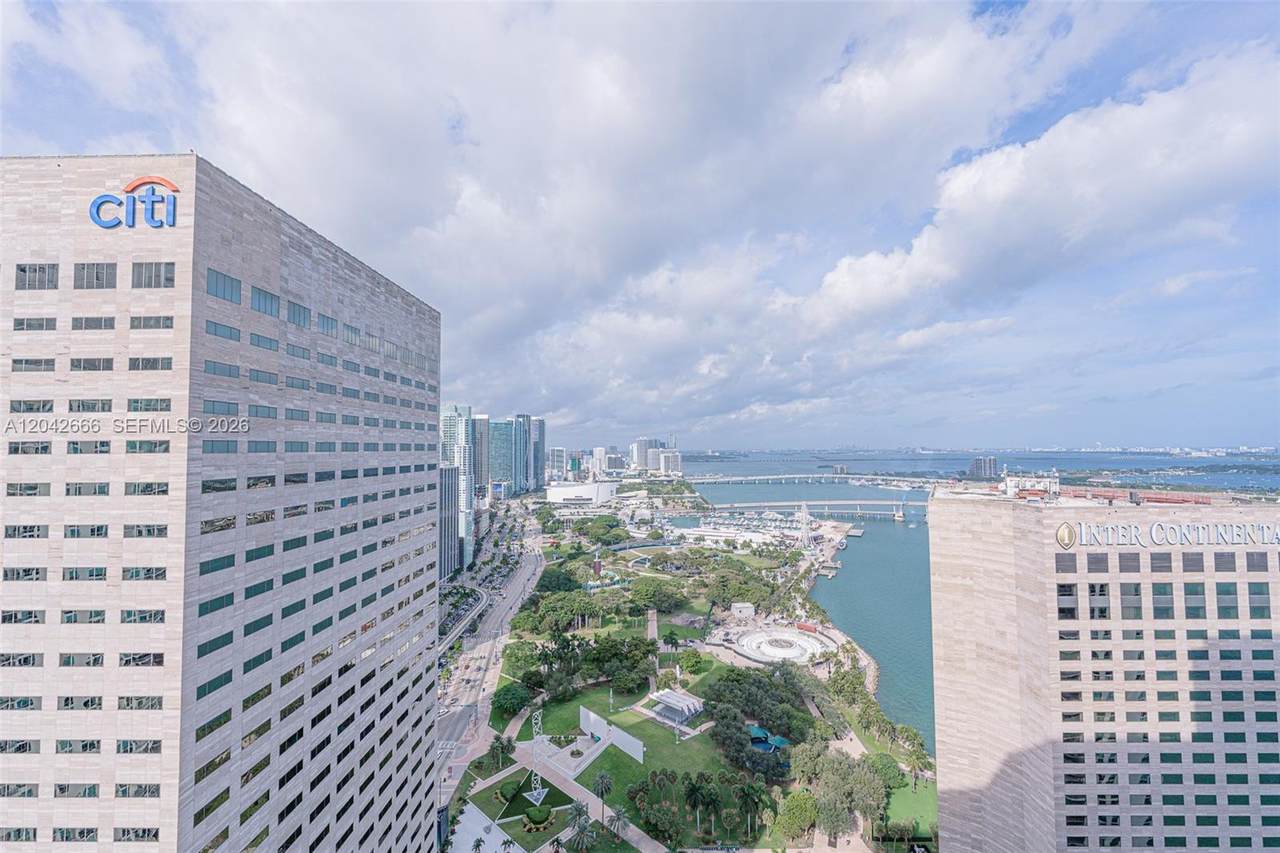325 Biscayne Blvd - Photo 1