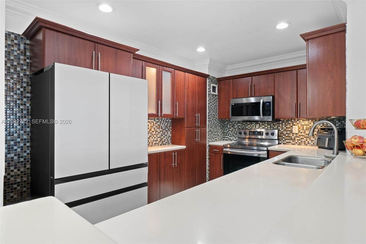 20100 Country Club Dr - Photo 1
