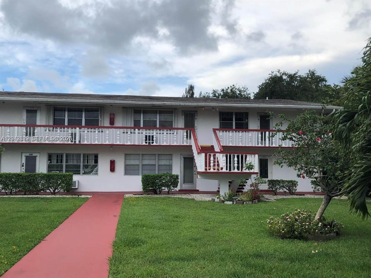 280 Northampton - Photo 1