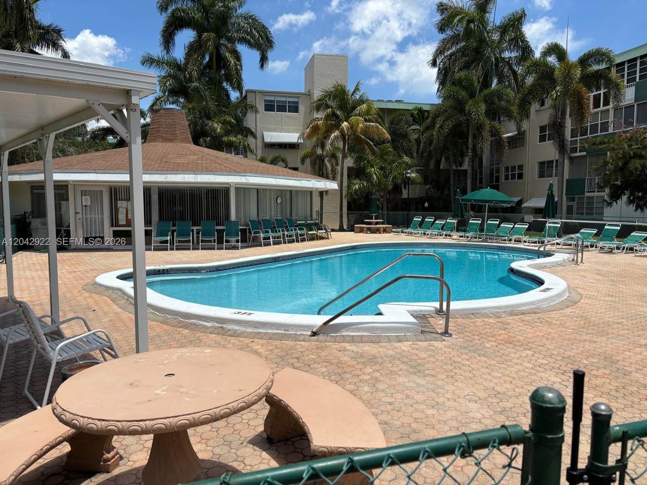 https://bt-photos.global.ssl.fastly.net/miami/1280_boomver_1_A12042922-2.jpg