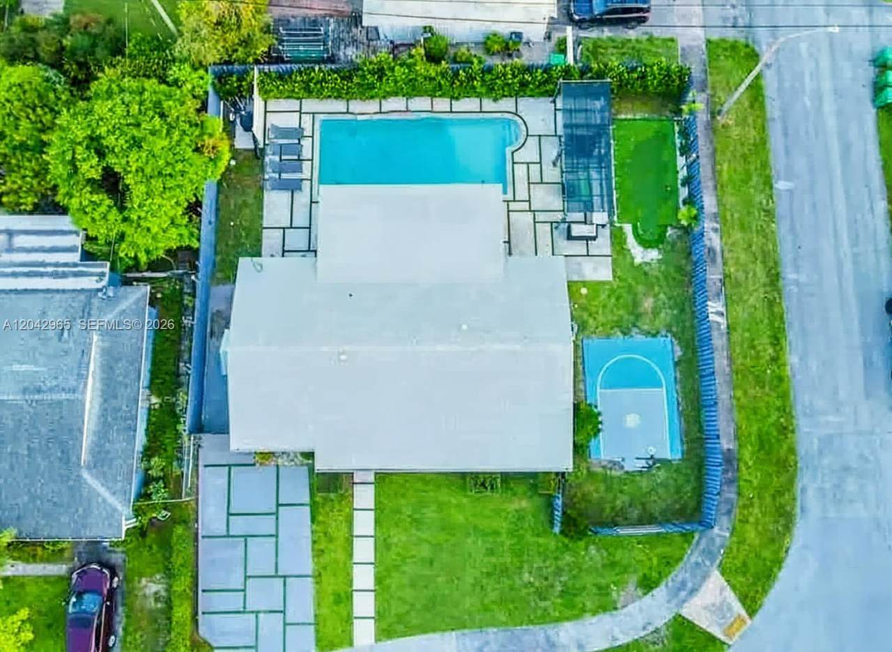 https://bt-photos.global.ssl.fastly.net/miami/1280_boomver_1_A12042965-2.jpg