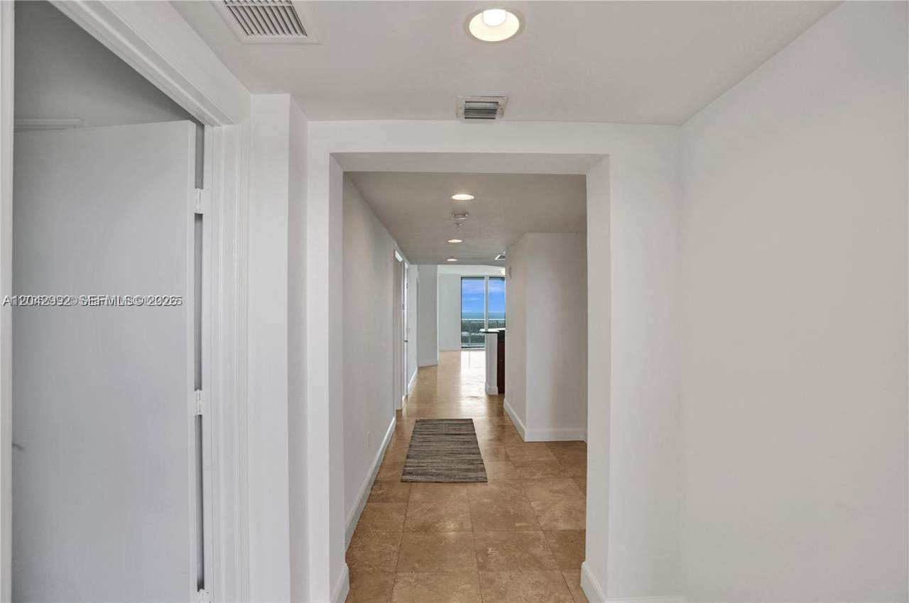 https://bt-photos.global.ssl.fastly.net/miami/1280_boomver_1_A12042992-2.jpg