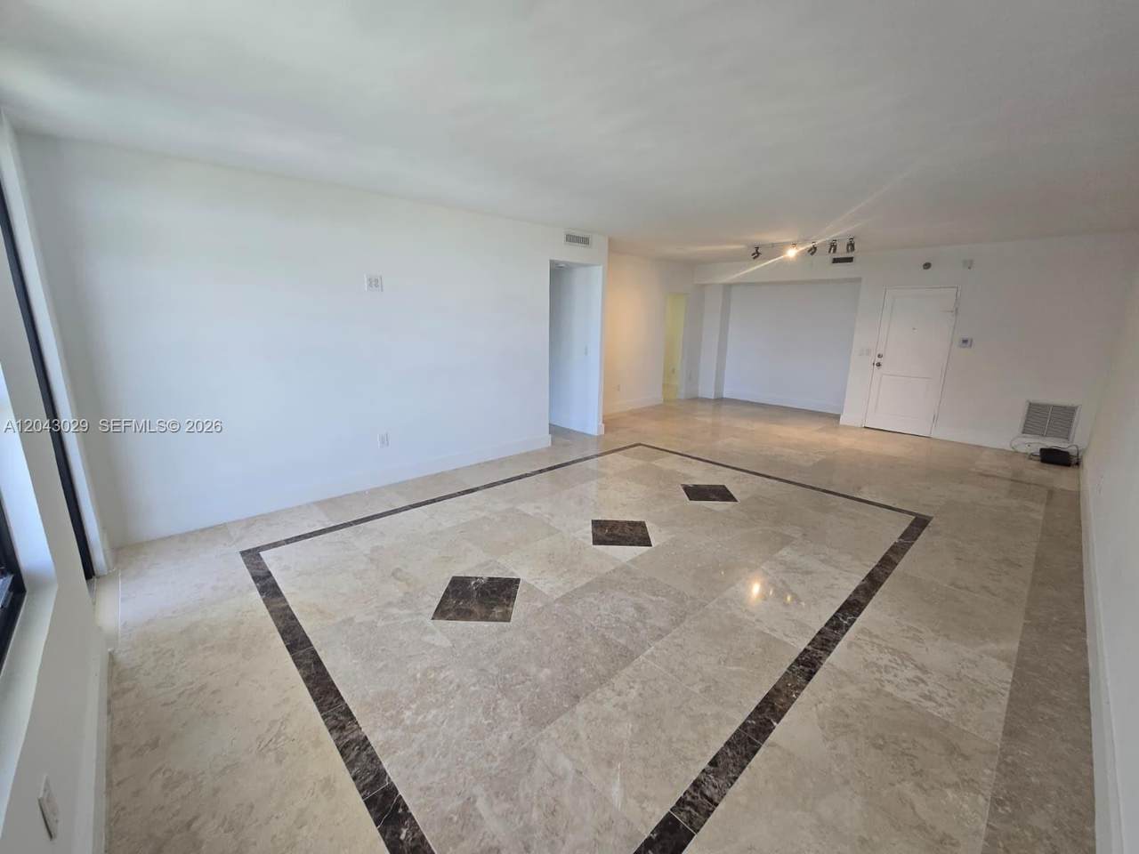 https://bt-photos.global.ssl.fastly.net/miami/1280_boomver_1_A12043029-2.jpg
