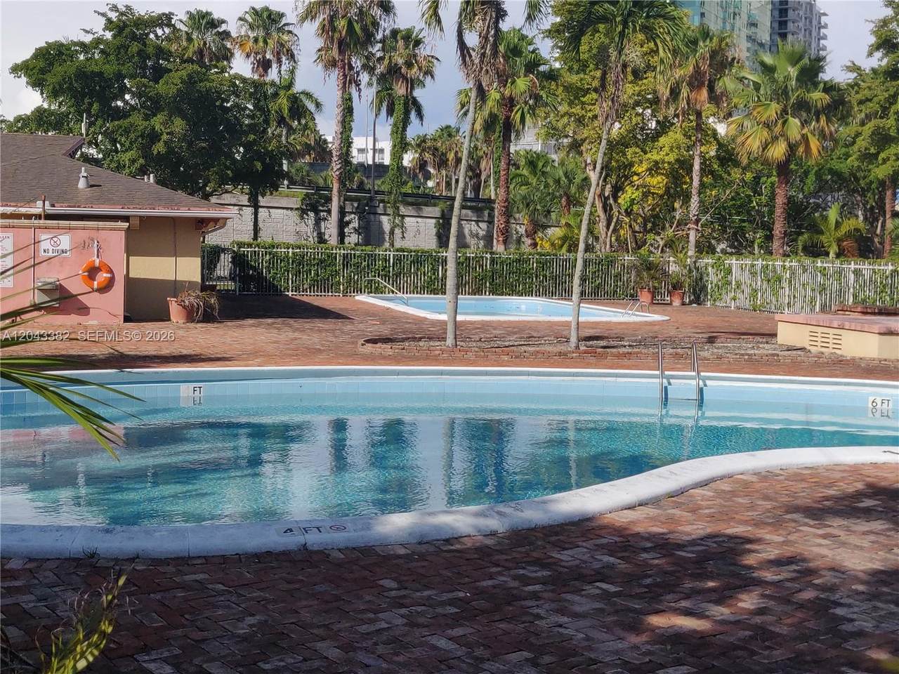 https://bt-photos.global.ssl.fastly.net/miami/1280_boomver_1_A12043382-2.jpg