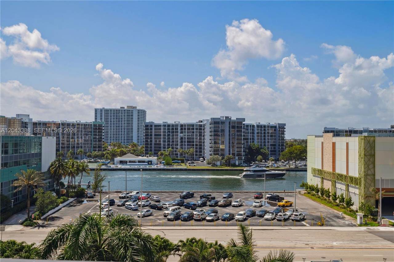 https://bt-photos.global.ssl.fastly.net/miami/1280_boomver_1_A12043388-2.jpg