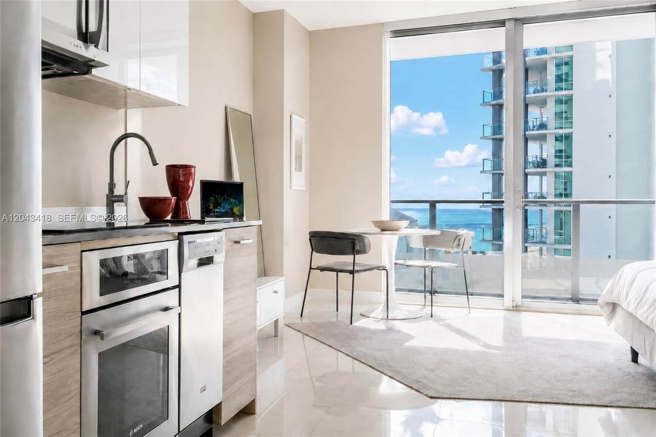 https://bt-photos.global.ssl.fastly.net/miami/1280_boomver_1_A12043418-2.jpg