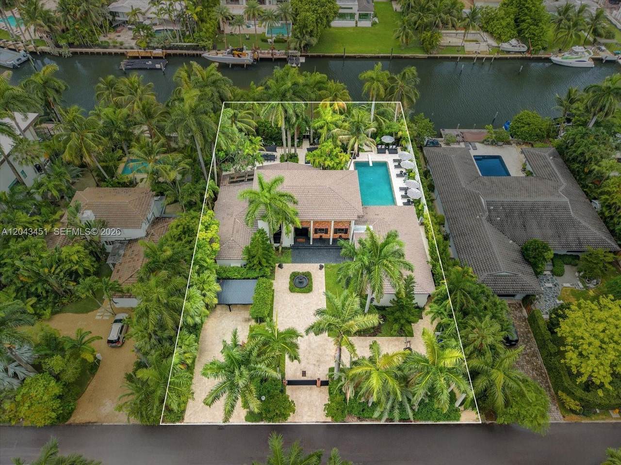https://bt-photos.global.ssl.fastly.net/miami/1280_boomver_1_A12043451-2.jpg