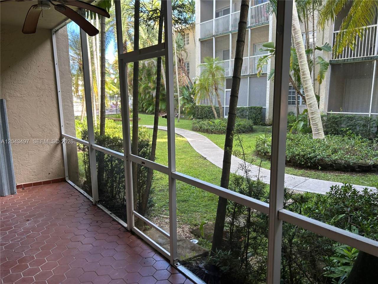 https://bt-photos.global.ssl.fastly.net/miami/1280_boomver_1_A12043497-2.jpg