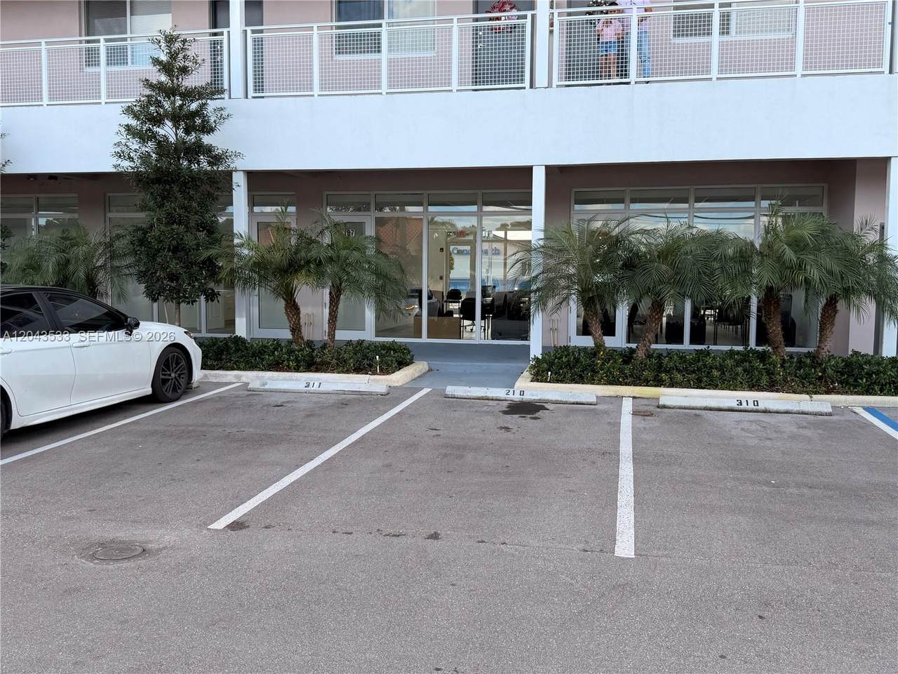 https://bt-photos.global.ssl.fastly.net/miami/1280_boomver_1_A12043533-2.jpg