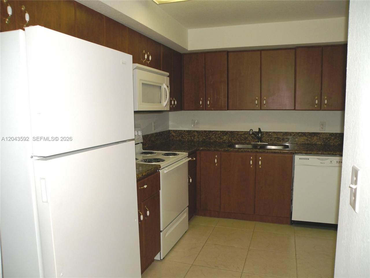 https://bt-photos.global.ssl.fastly.net/miami/1280_boomver_1_A12043592-2.jpg