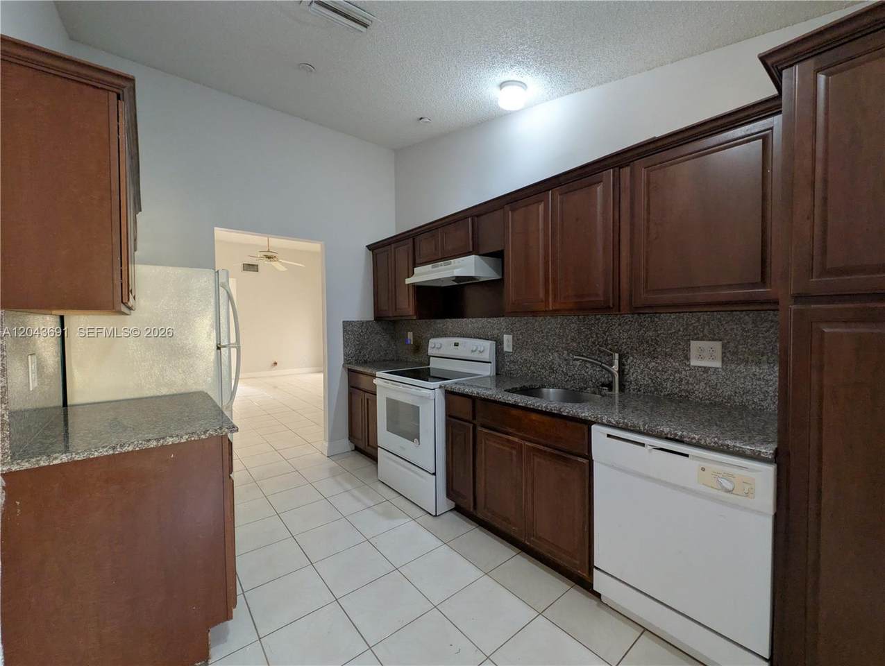 https://bt-photos.global.ssl.fastly.net/miami/1280_boomver_1_A12043691-2.jpg