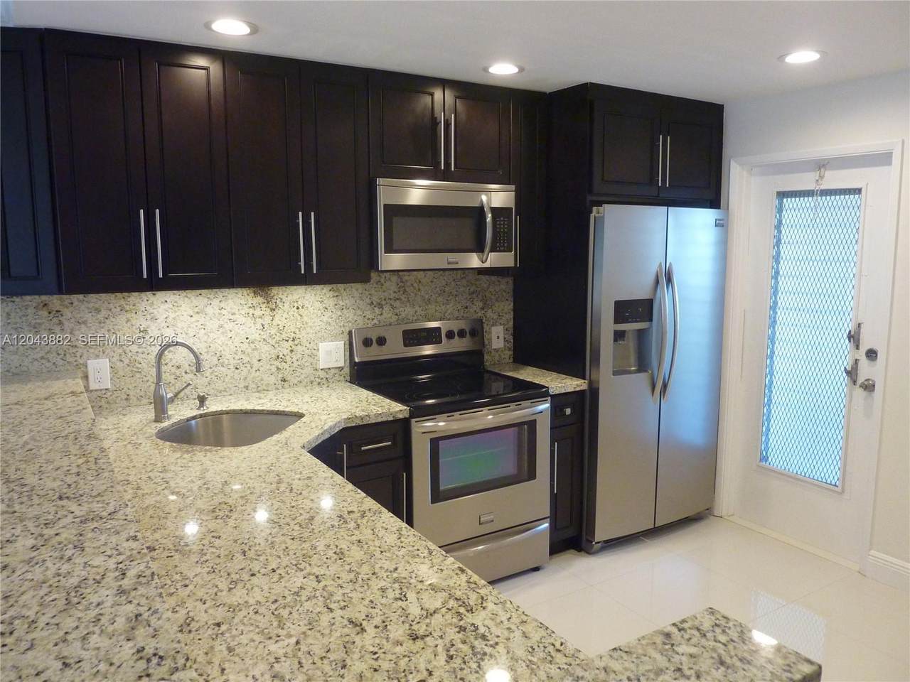 3200 Palm Aire Dr - Photo 1