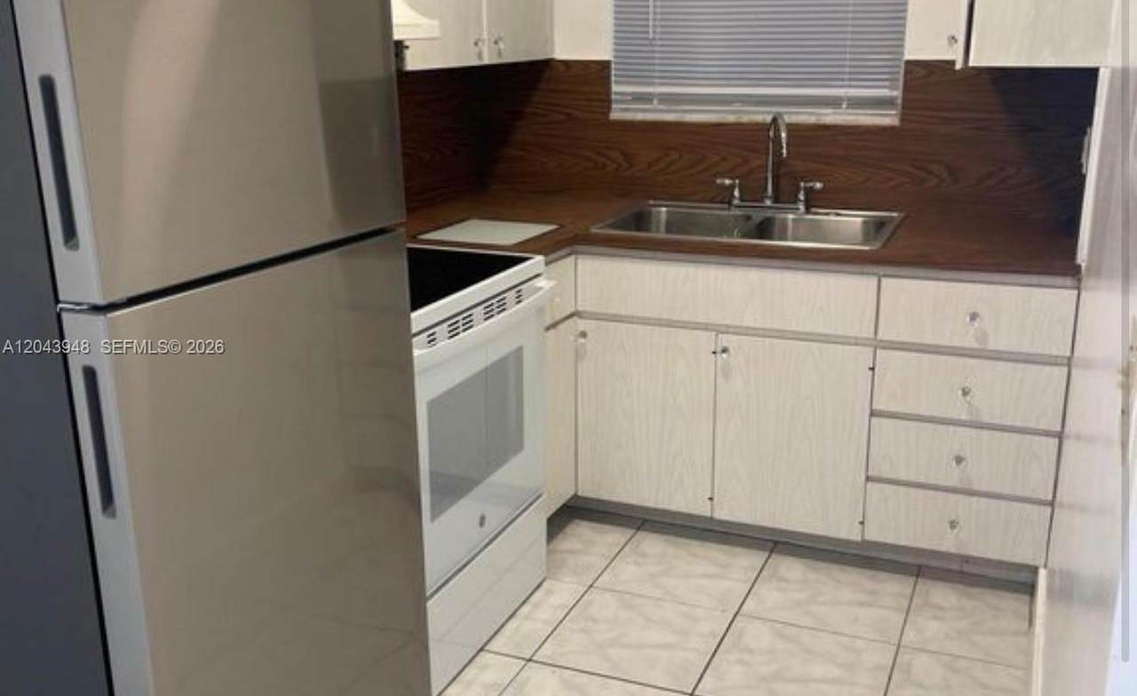 400 9th Ct - Photo 1