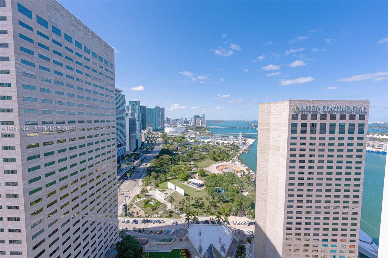 325 Biscayne Blvd - Photo 1