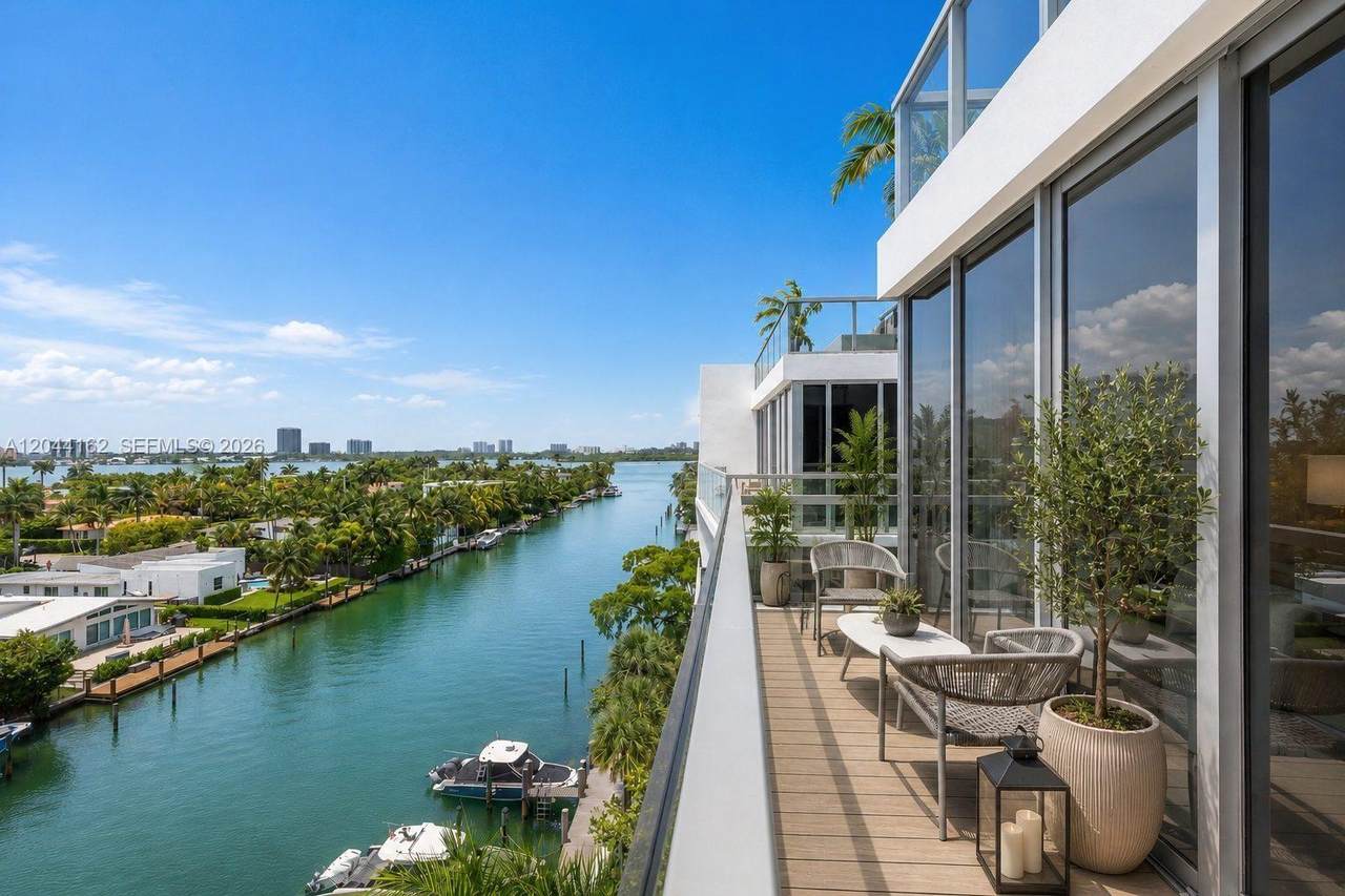 9940 Bay Harbor Dr - Photo 1