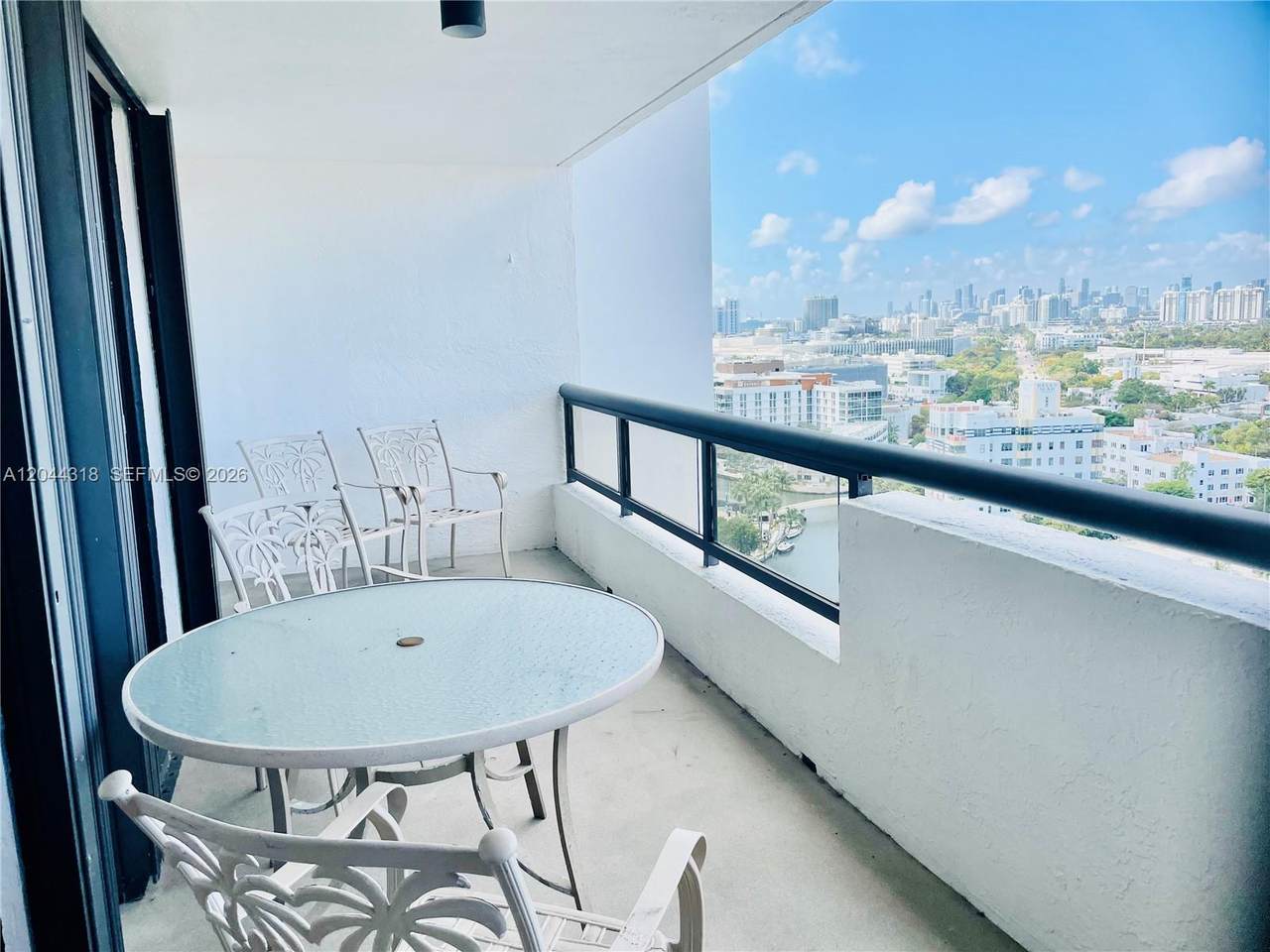 2555 Collins Ave - Photo 1