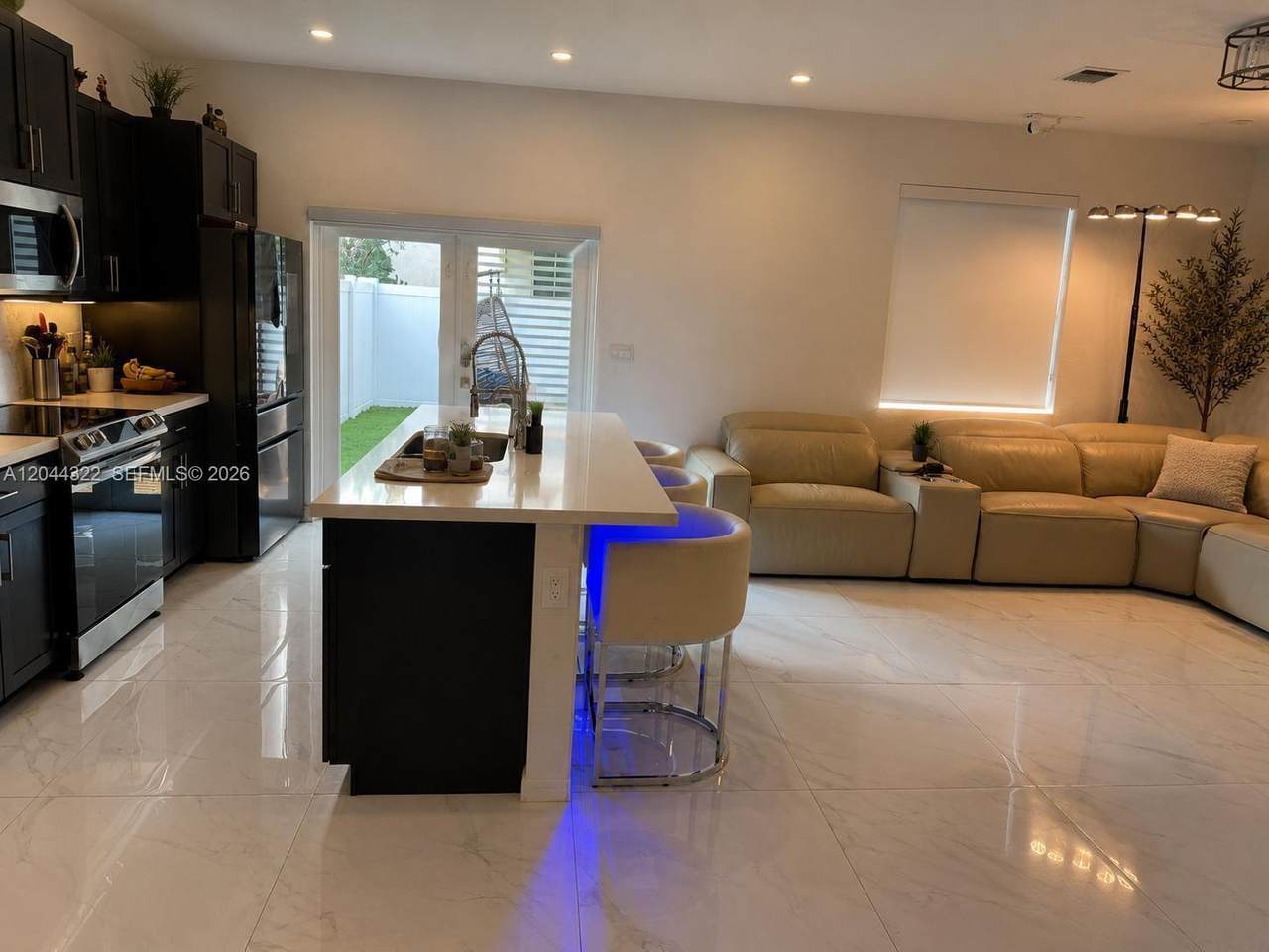 https://bt-photos.global.ssl.fastly.net/miami/1280_boomver_1_A12044322-2.jpg
