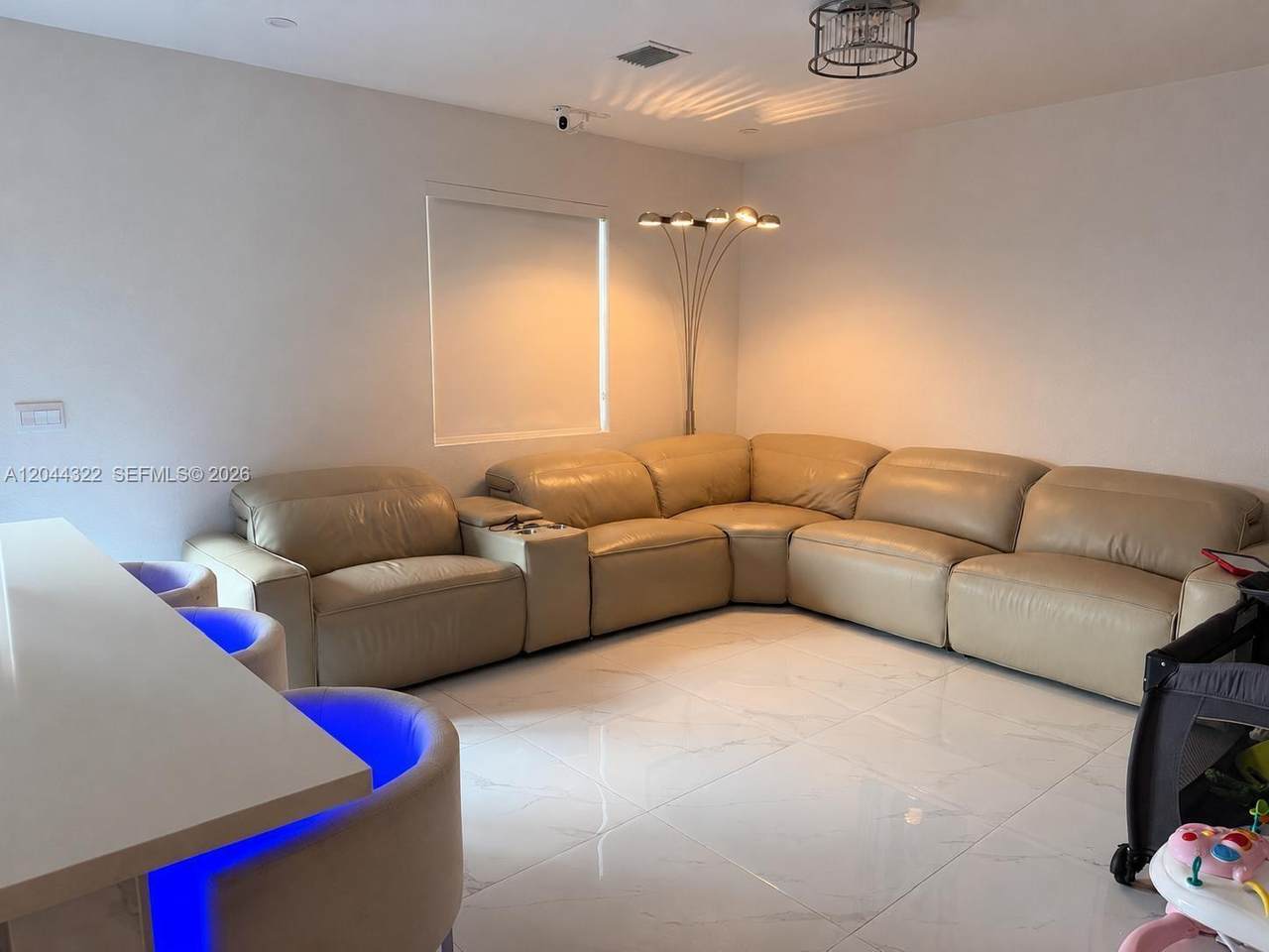 https://bt-photos.global.ssl.fastly.net/miami/1280_boomver_1_A12044322-2.jpg