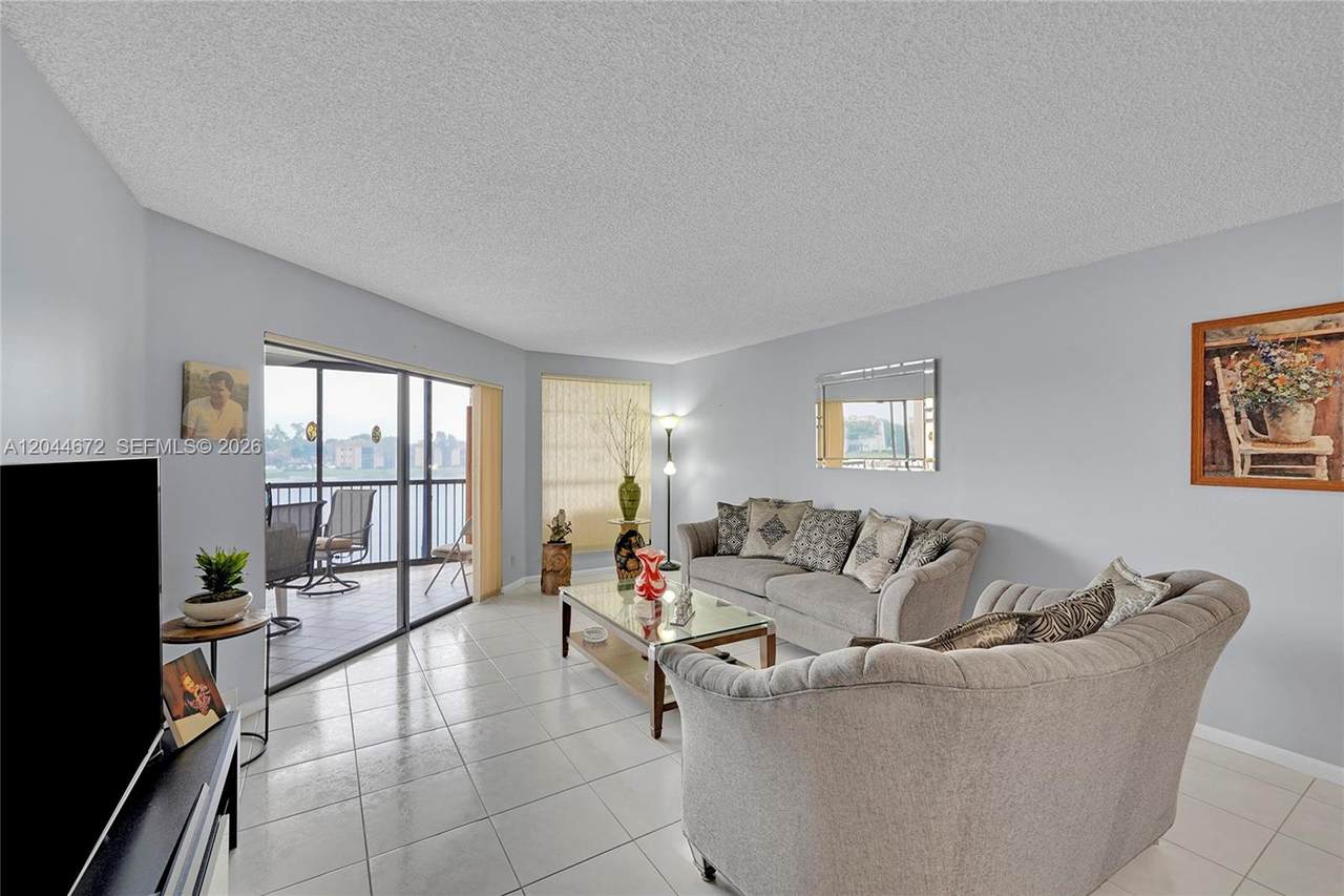 7250 Fairfax Dr - Photo 1
