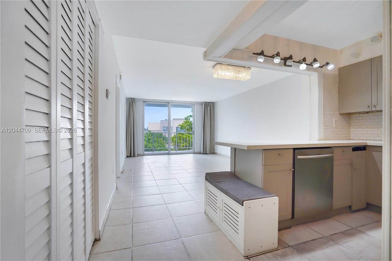 6900 Bay Dr - Photo 1