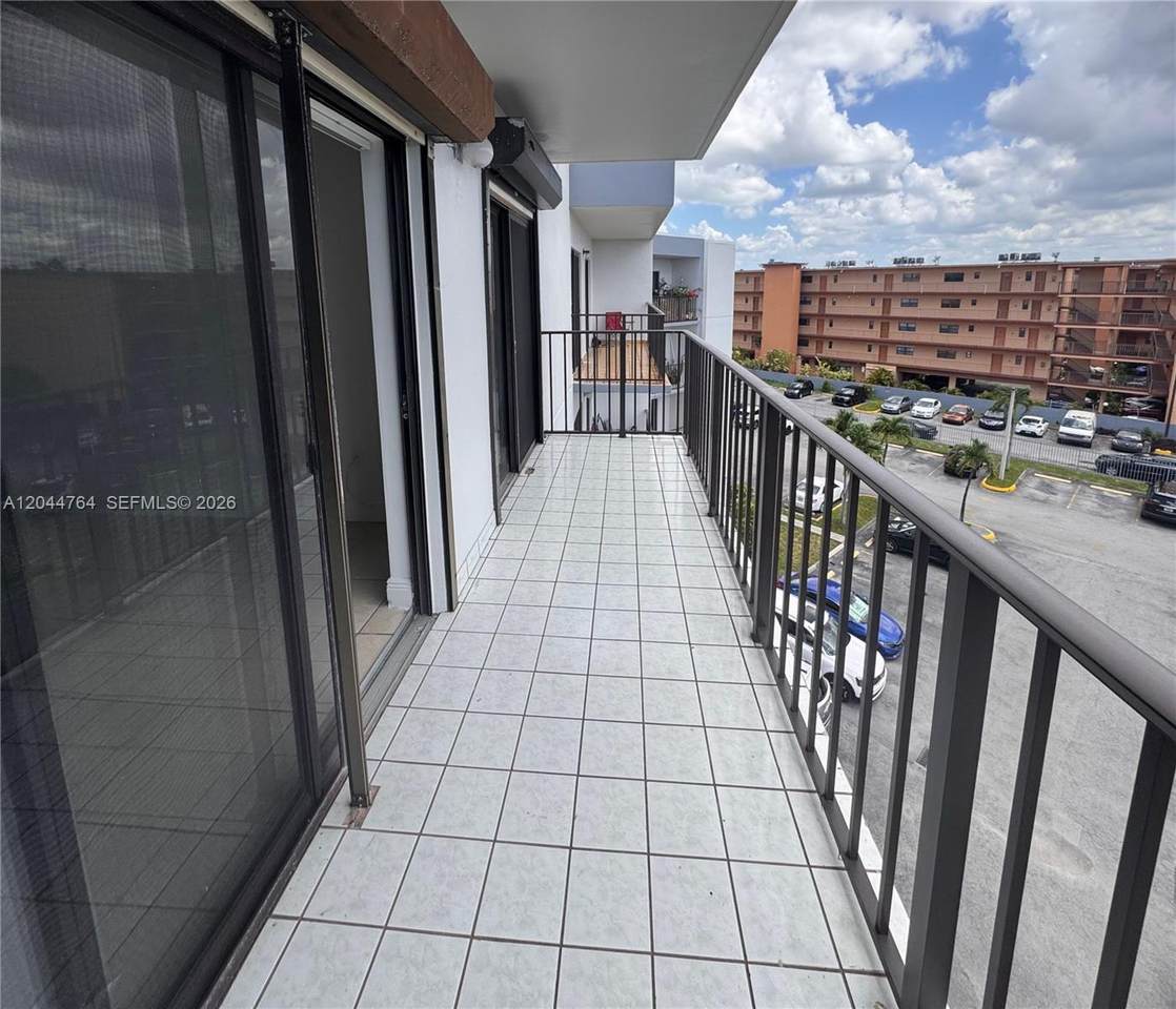 1820 53rd St - Photo 1