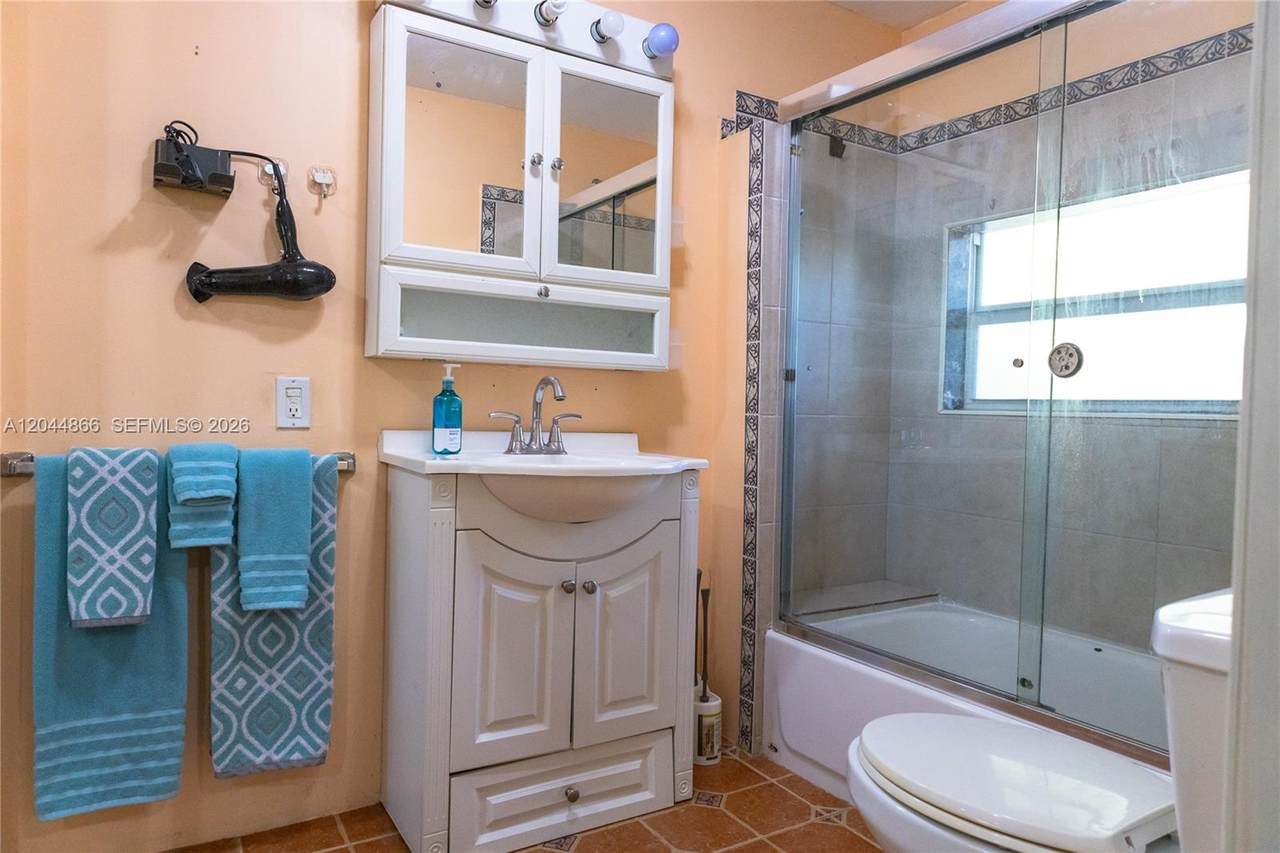 https://bt-photos.global.ssl.fastly.net/miami/1280_boomver_1_A12044866-2.jpg