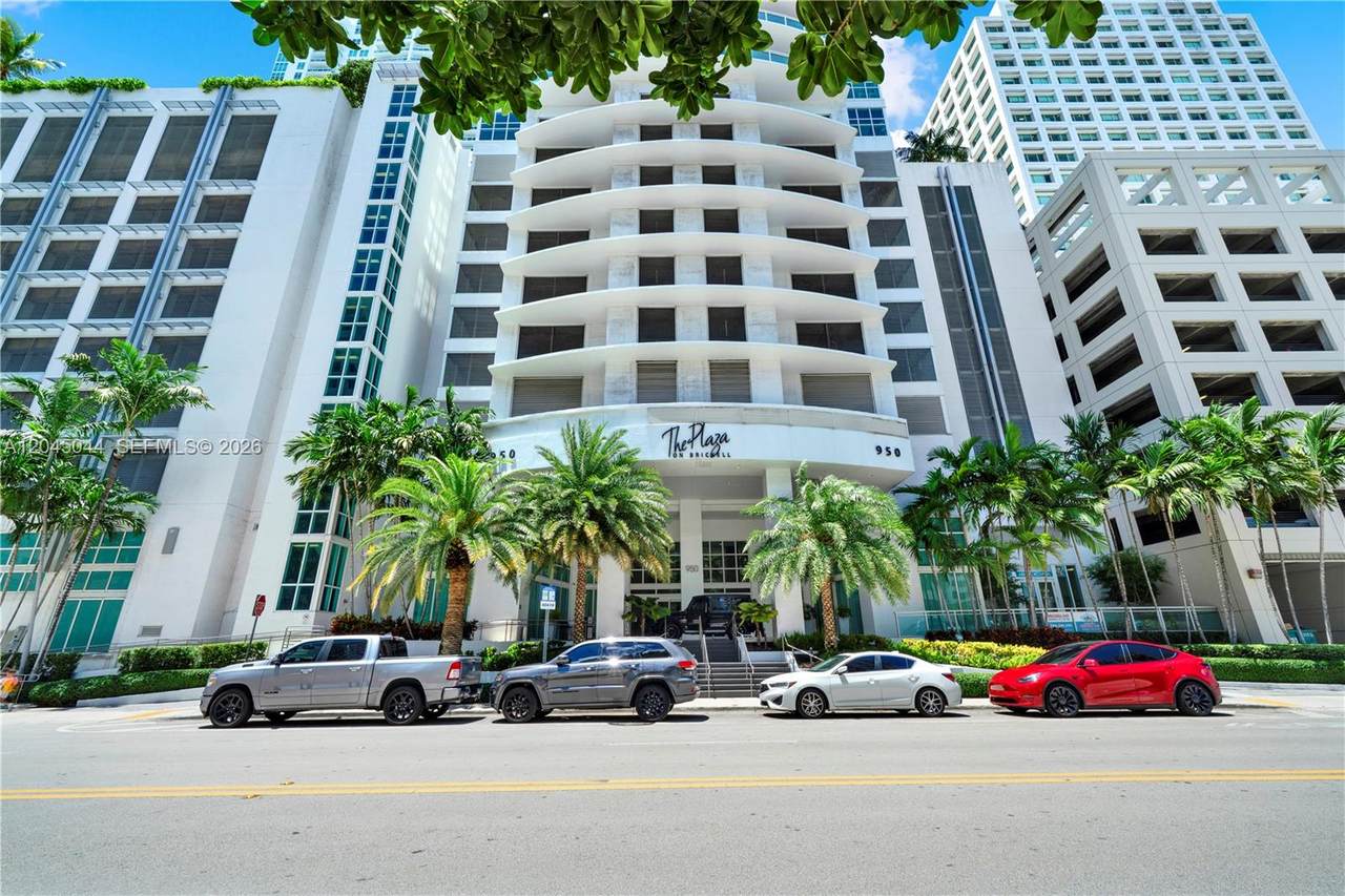 950 Brickell Bay Dr - Photo 1