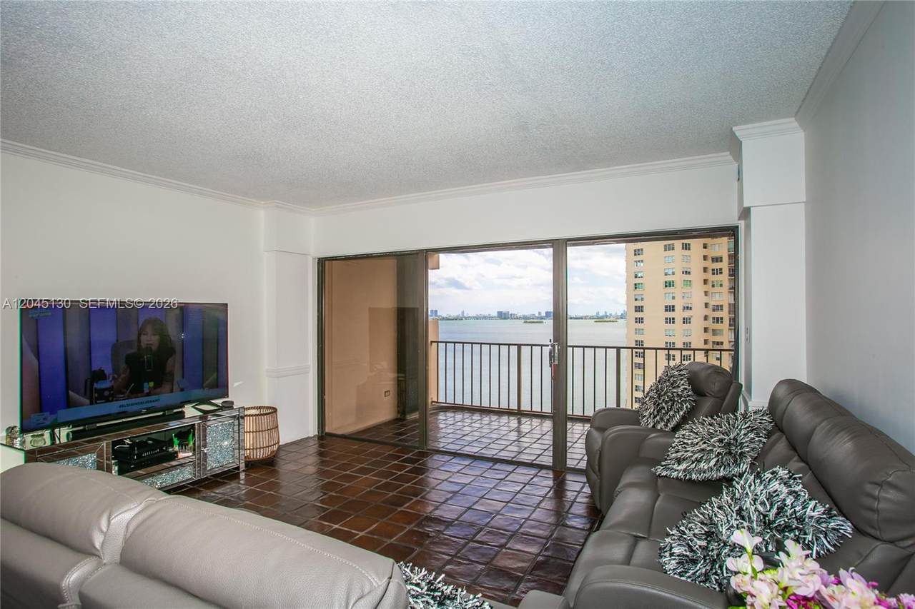 https://bt-photos.global.ssl.fastly.net/miami/1280_boomver_1_A12045130-2.jpg
