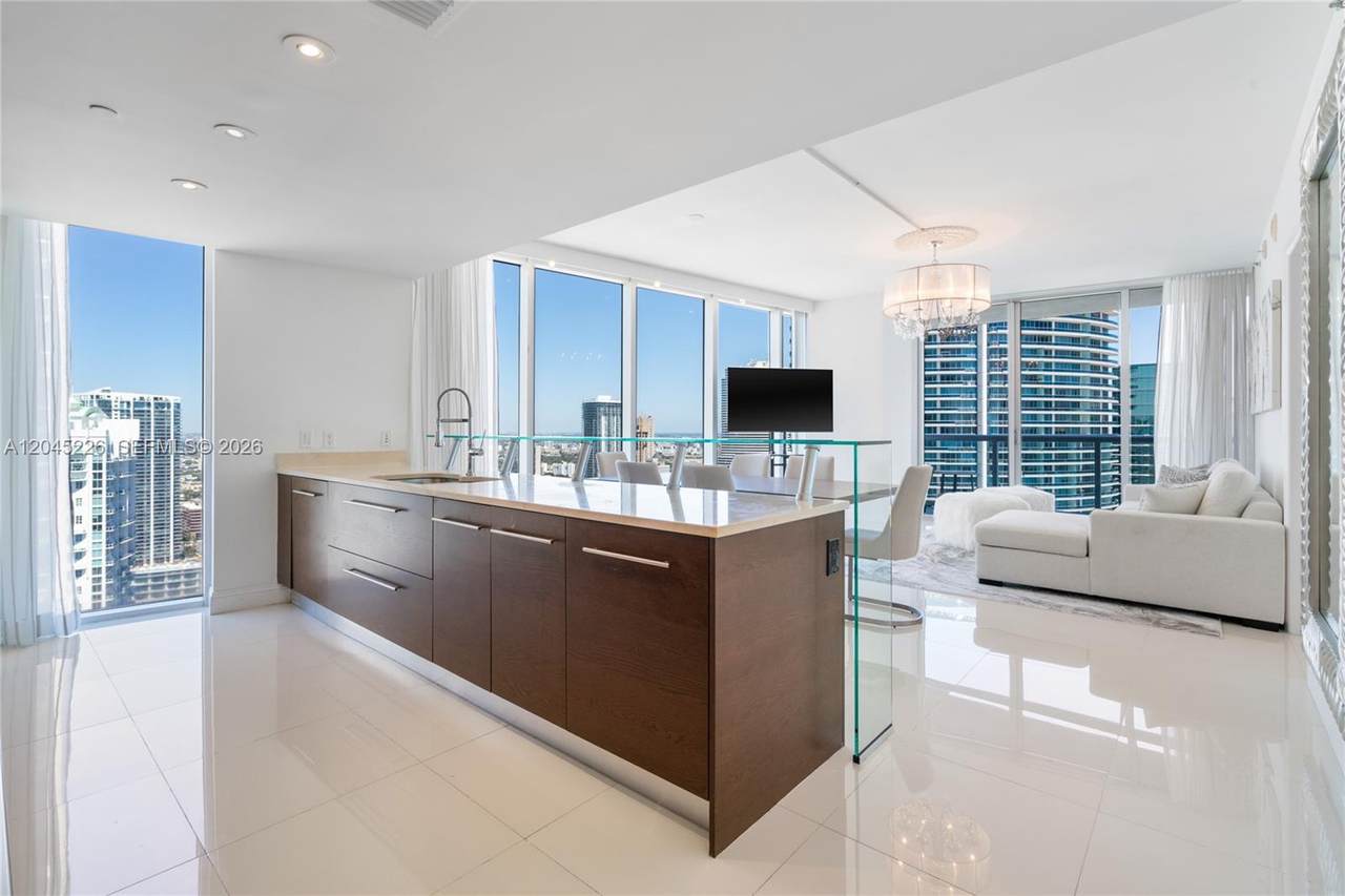https://bt-photos.global.ssl.fastly.net/miami/1280_boomver_1_A12045226-2.jpg