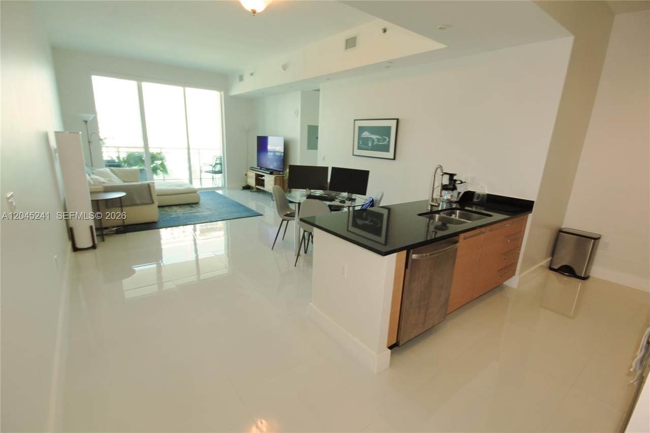 950 Brickell Bay Dr - Photo 1