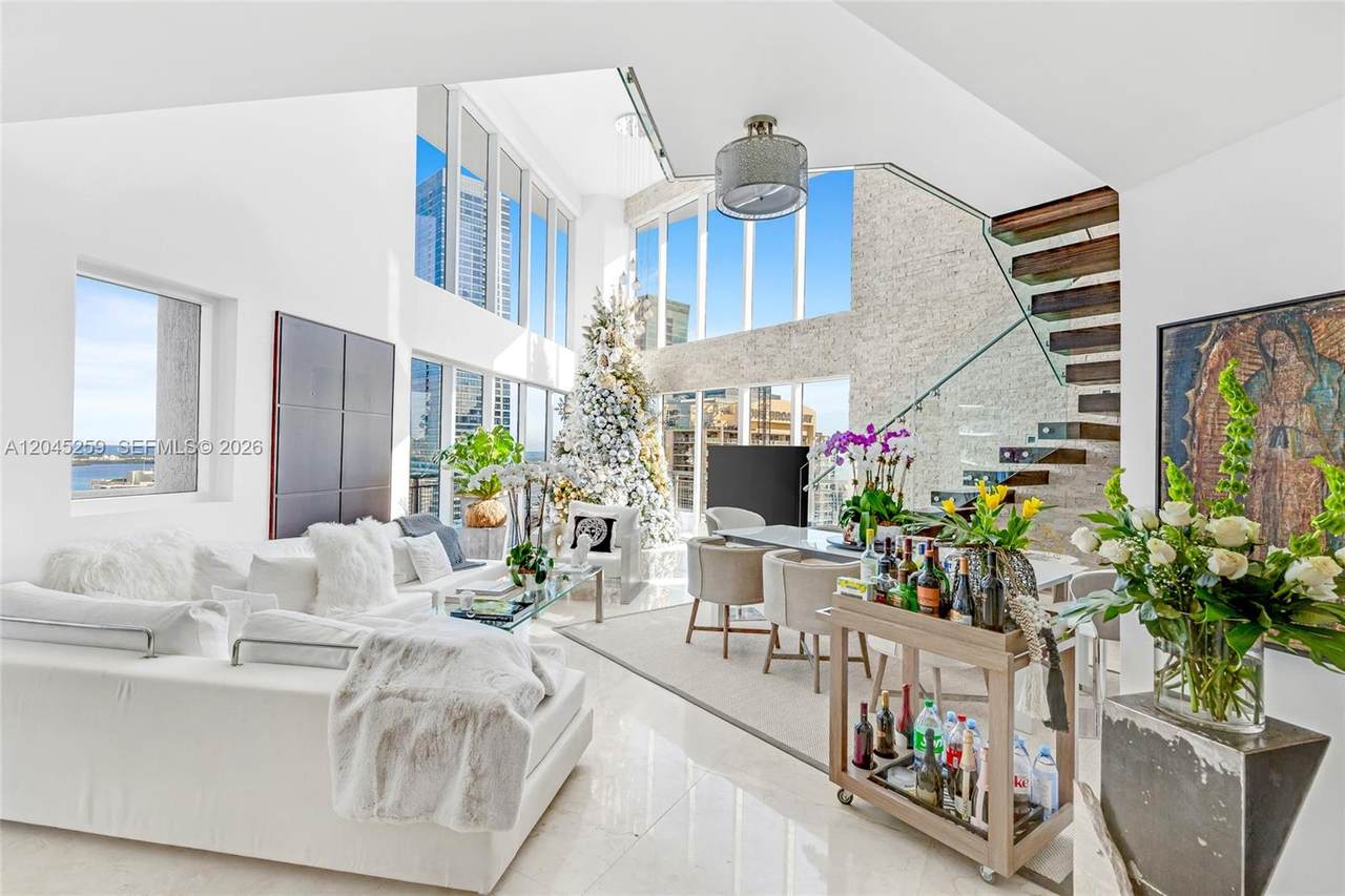 60 13th St - Photo 1