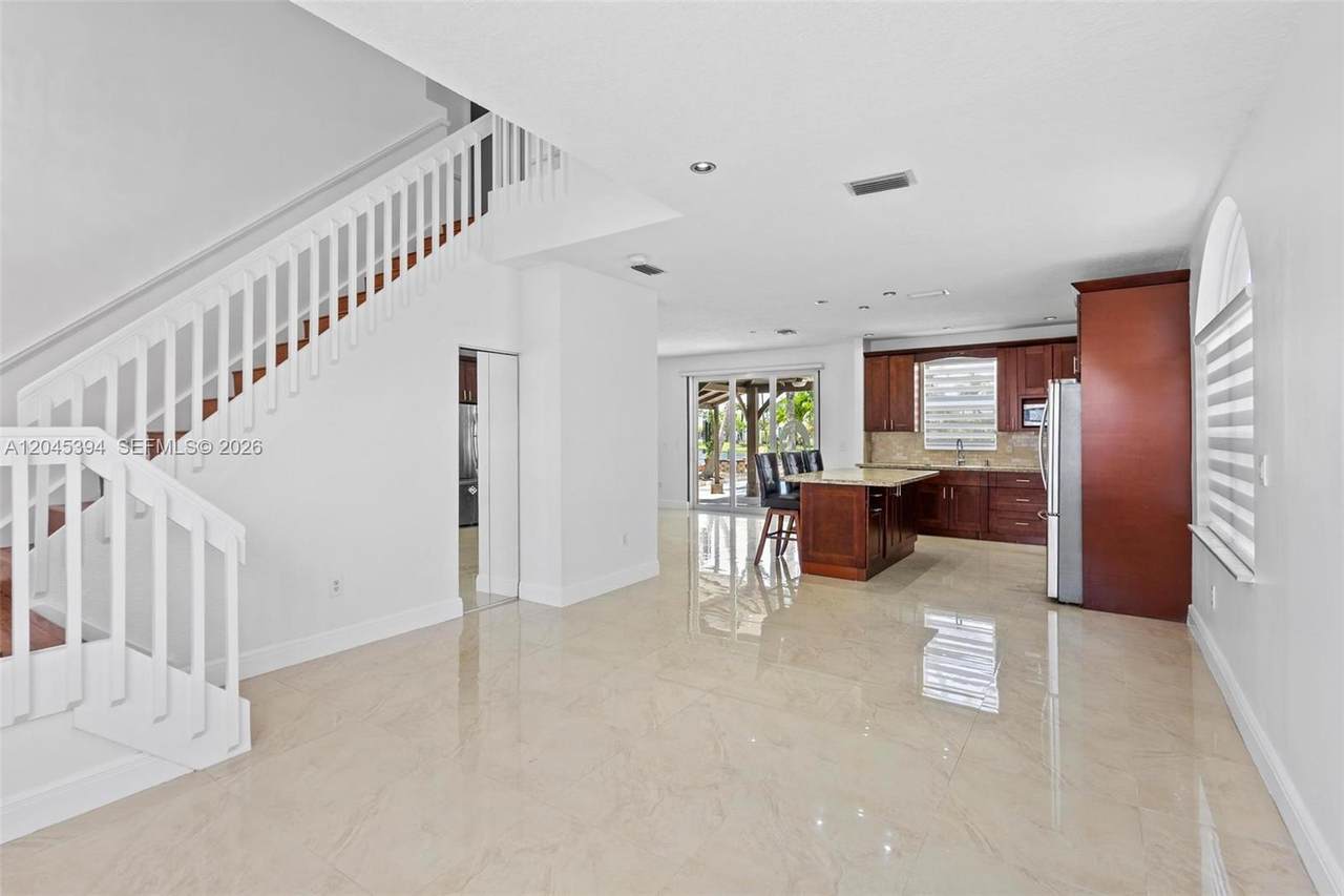 https://bt-photos.global.ssl.fastly.net/miami/1280_boomver_1_A12045394-2.jpg