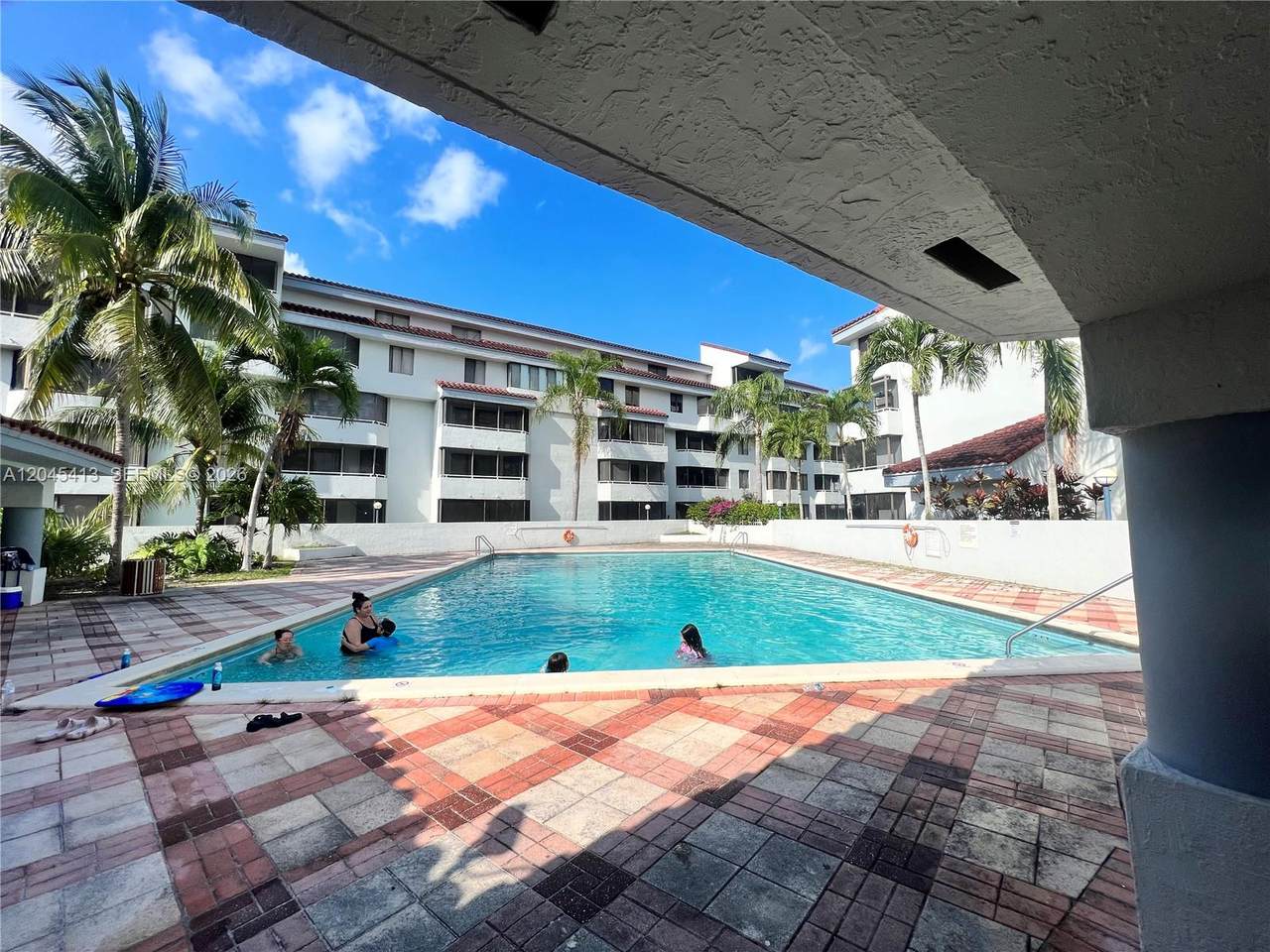 https://bt-photos.global.ssl.fastly.net/miami/1280_boomver_1_A12045413-2.jpg