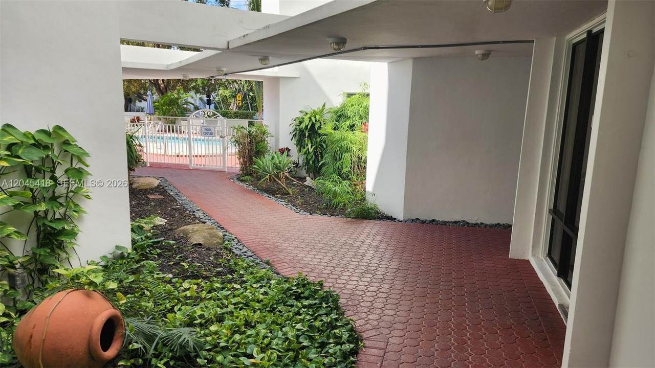 https://bt-photos.global.ssl.fastly.net/miami/1280_boomver_1_A12045418-2.jpg