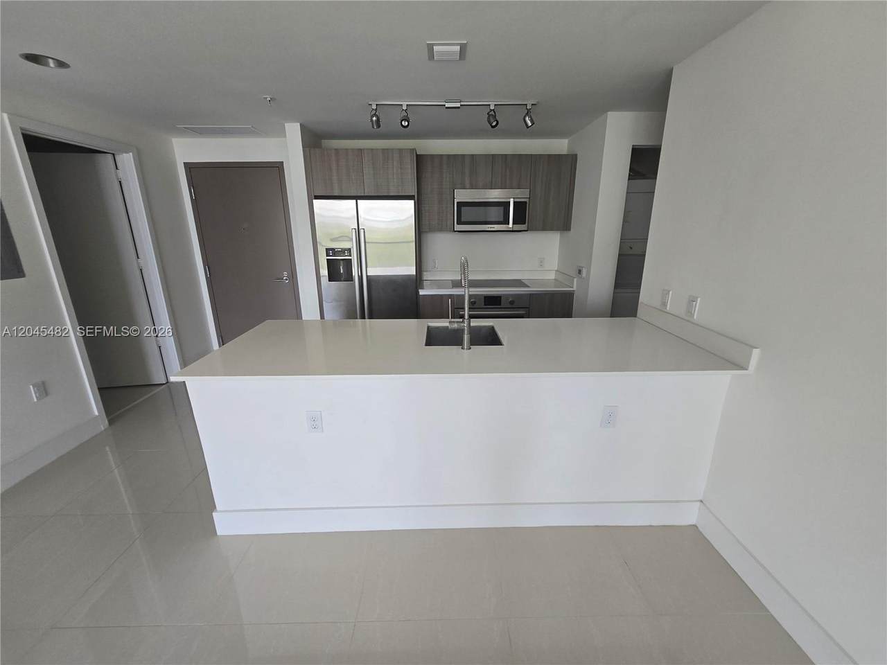 https://bt-photos.global.ssl.fastly.net/miami/1280_boomver_1_A12045482-2.jpg